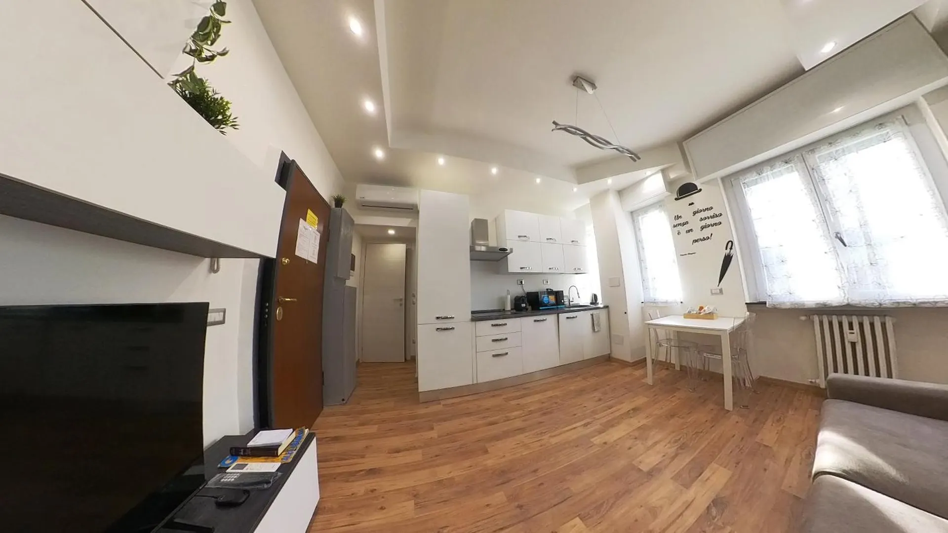 N&Ghomesweethome Canova Accogliente Casa Vacanze - Affari Milaan Italië