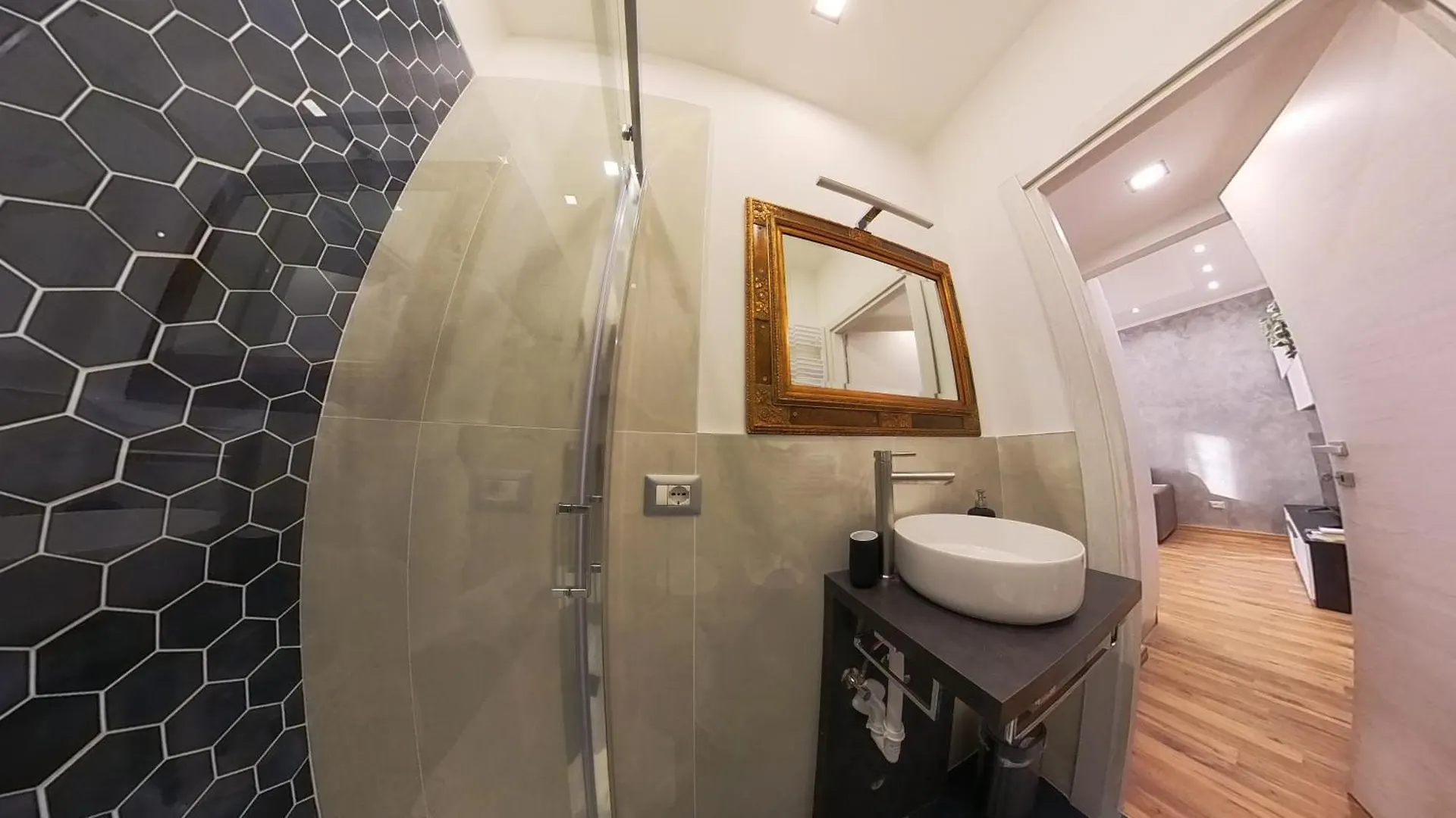 N&Ghomesweethome Canova Accogliente Casa Vacanze - Affari Milaan Italië