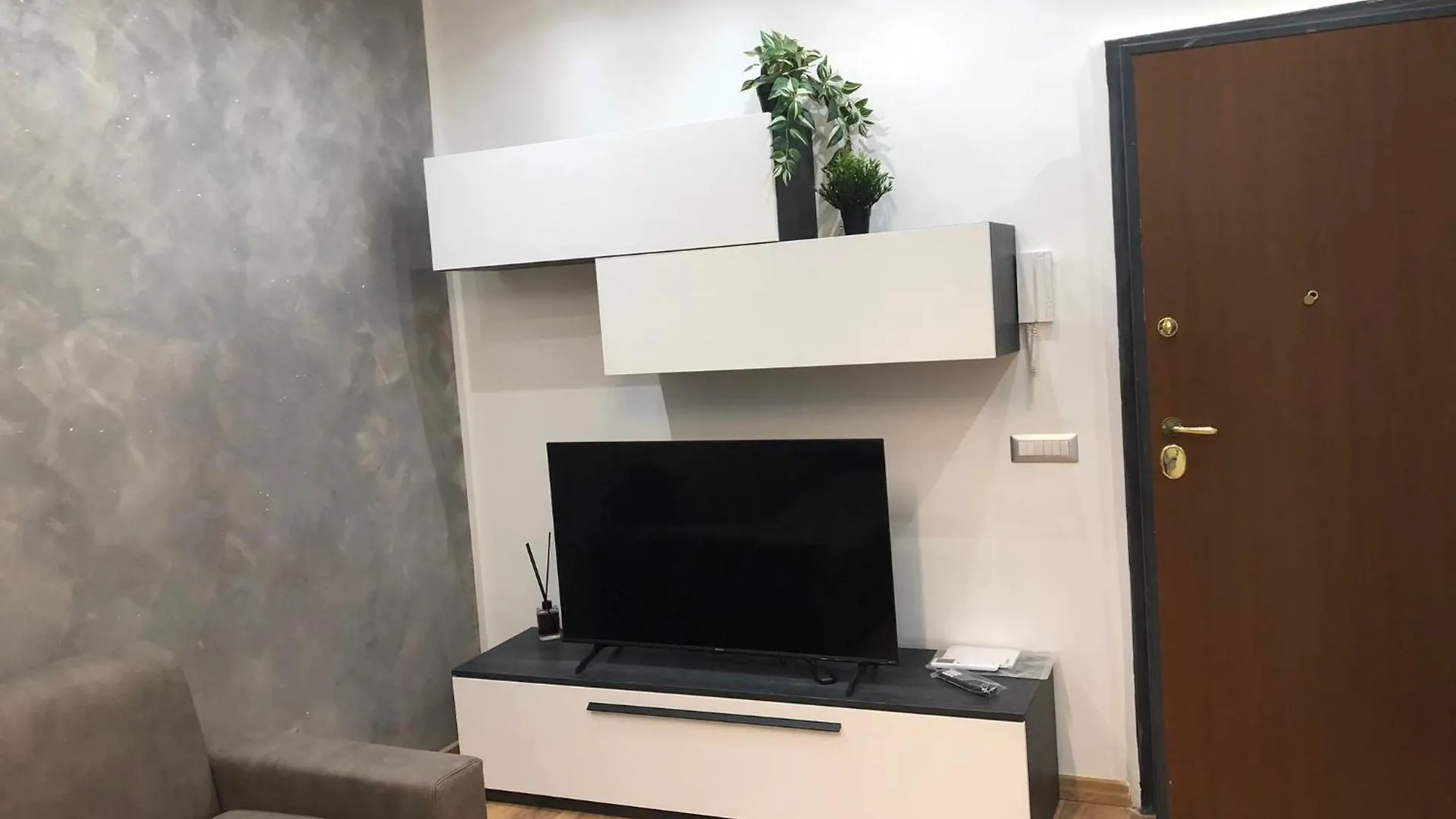 N&Ghomesweethome Canova Accogliente Casa Vacanze - Affari Milaan Italië