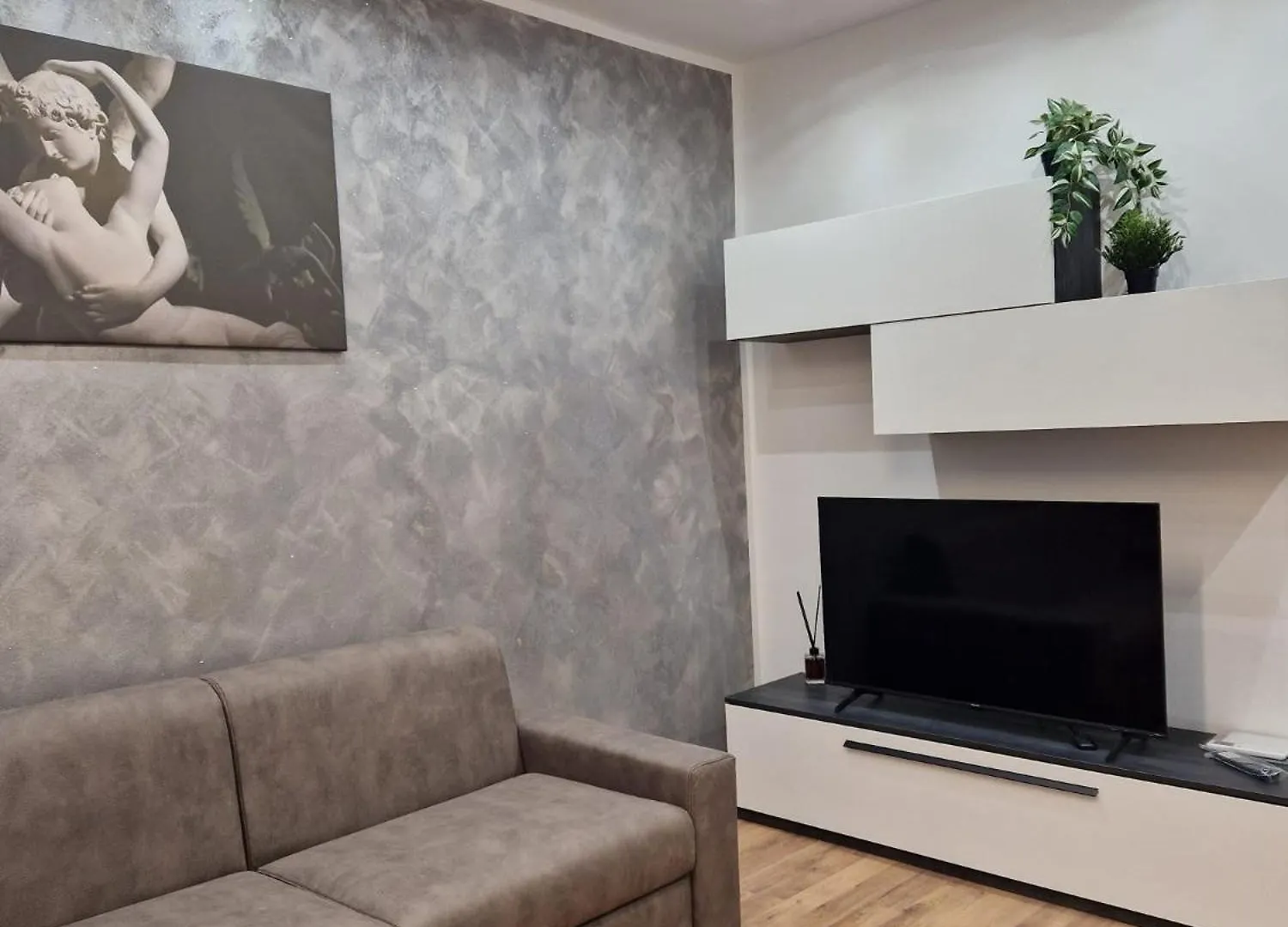 N&Ghomesweethome Canova Accogliente Casa Vacanze - Affari Milan Italy