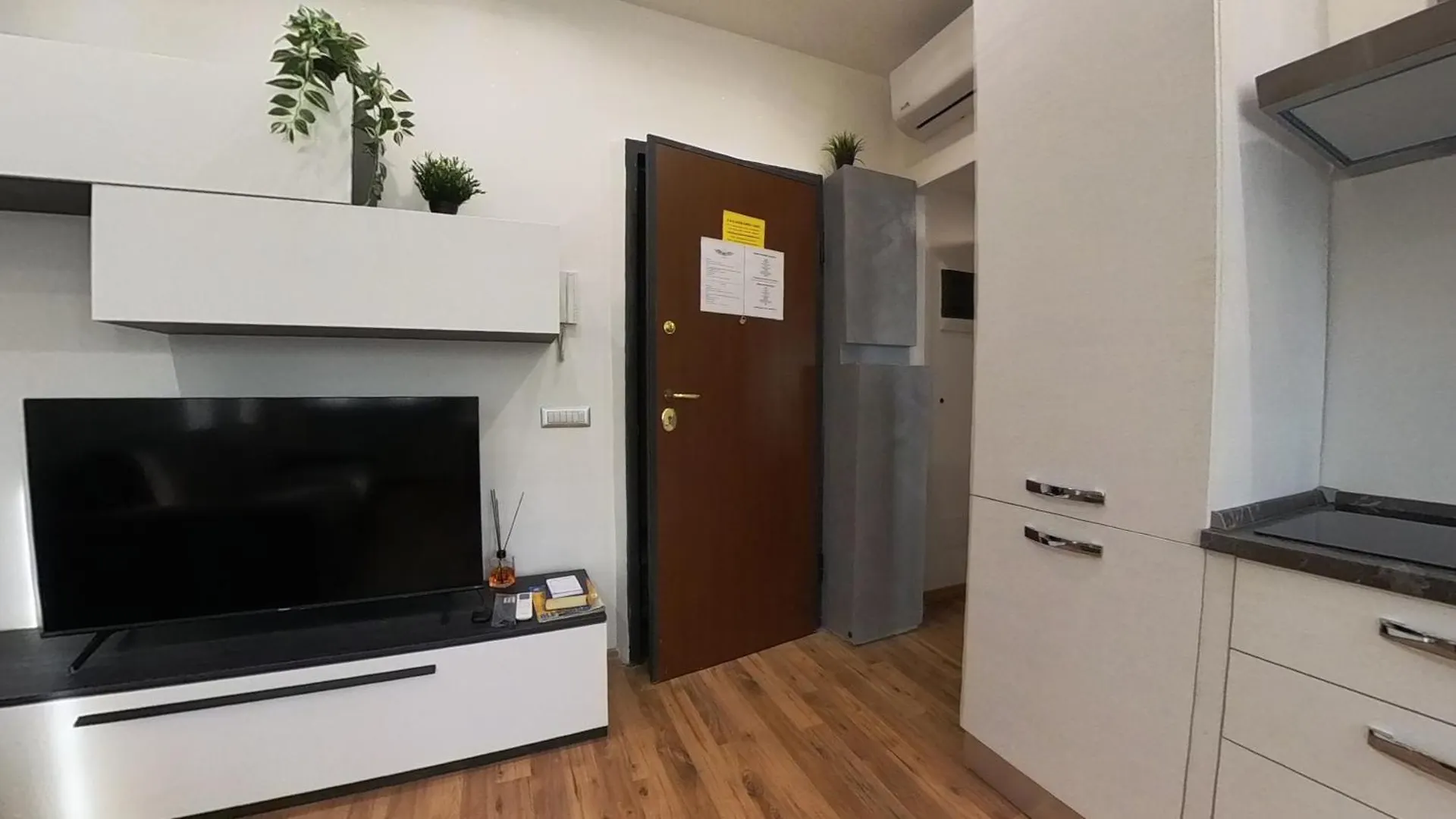 Apartment N&Ghomesweethome Canova Accogliente Casa Vacanze - Affari Milan